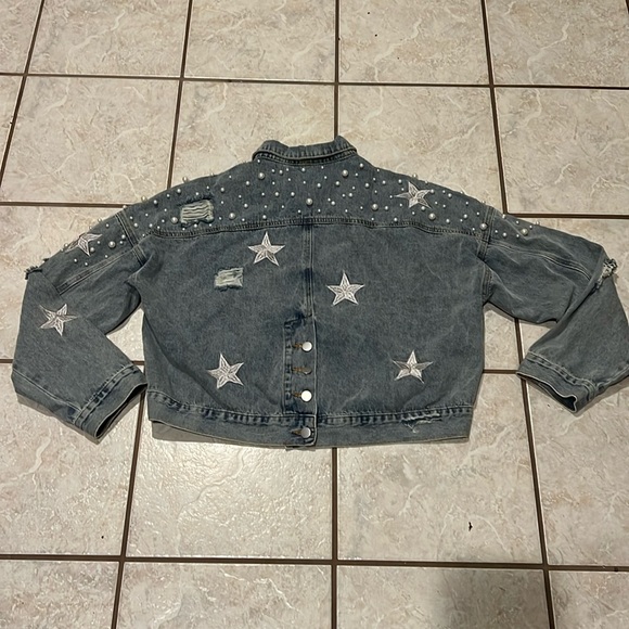 Vici Pearl and Embroidered North Star Distressed Denim Blue Jean Jacket New - Picture 7 of 13